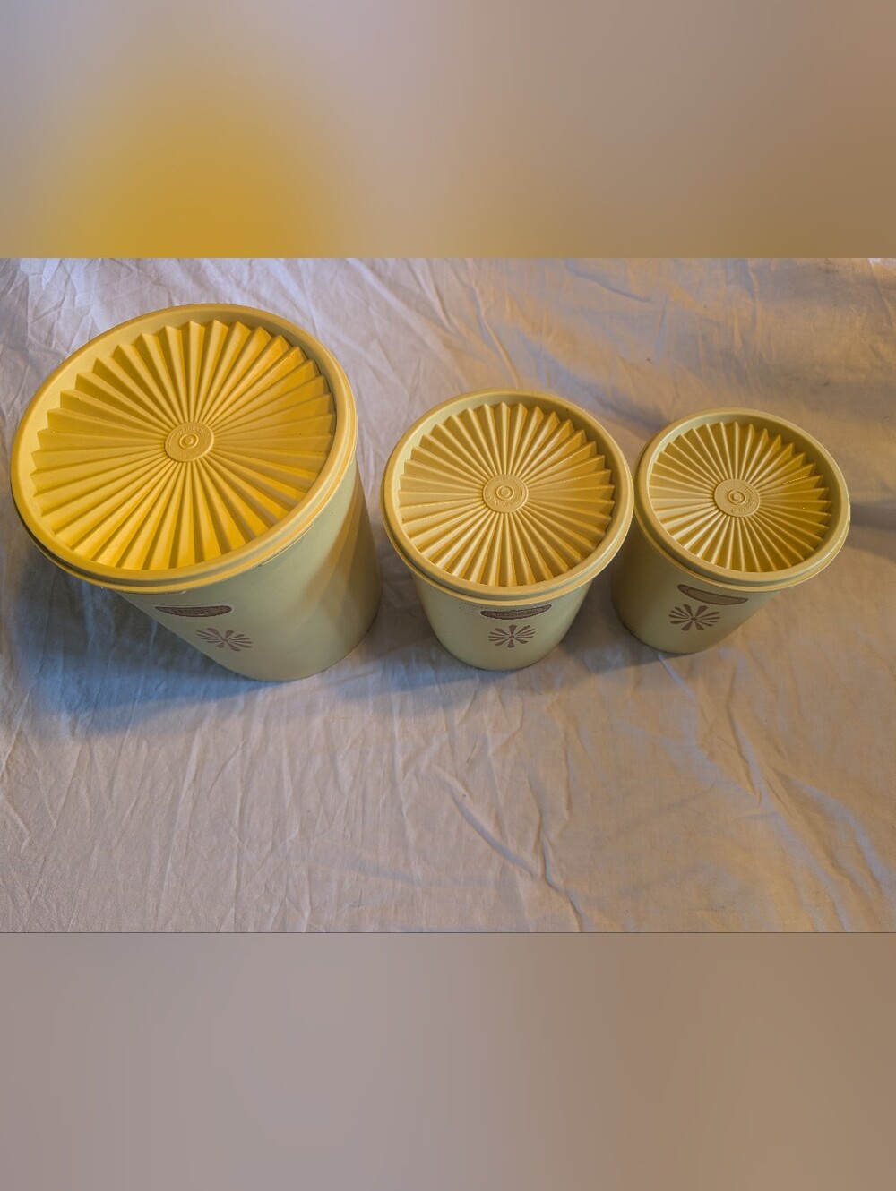 2/100$ Tupperware Yellow Retro Canister Trio - Picture 3 of 10